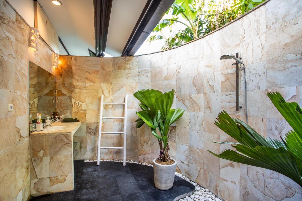 Villa Janitra Seminyak Buitenkant foto