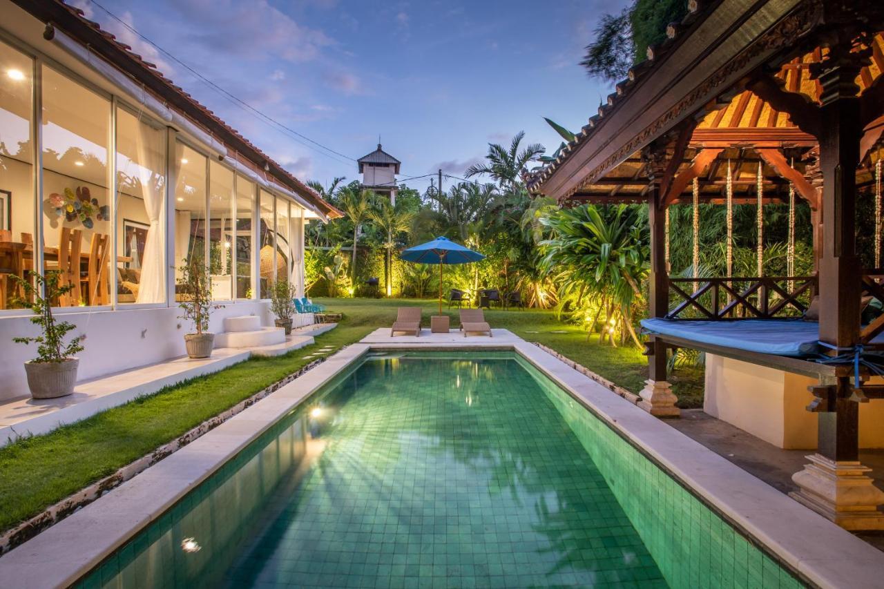 Villa Janitra Seminyak Buitenkant foto