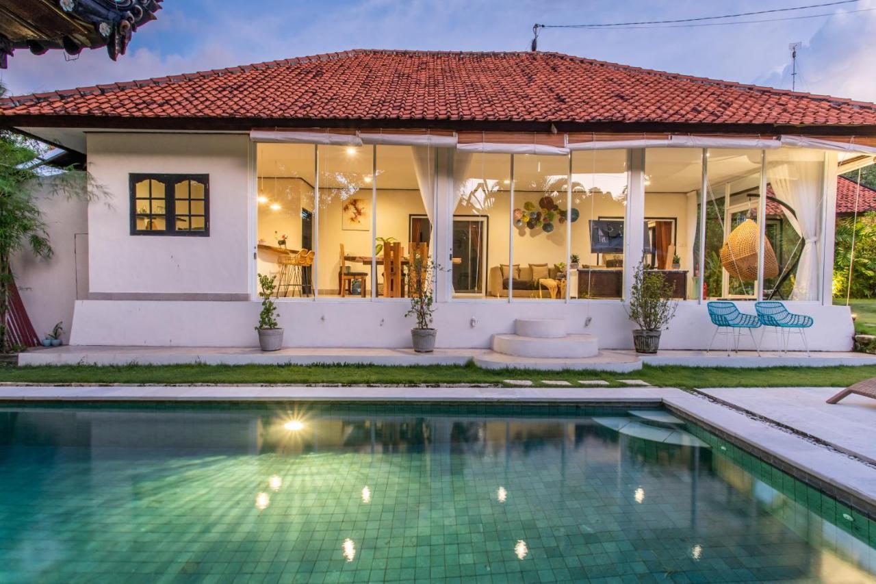 Villa Janitra Seminyak Buitenkant foto