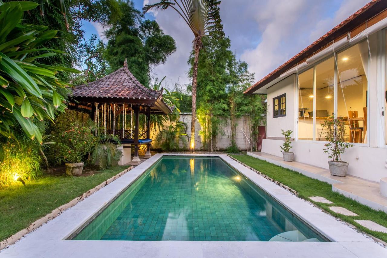 Villa Janitra Seminyak Buitenkant foto